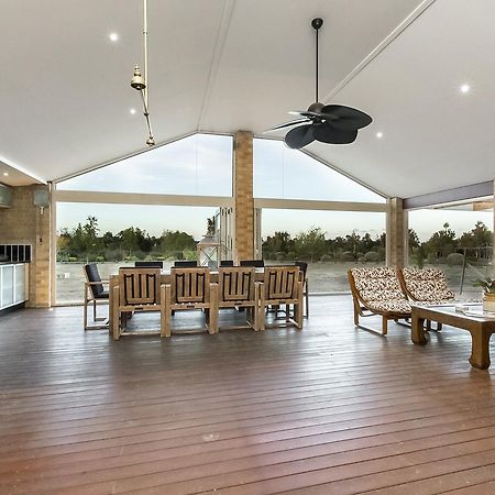 ลา เบลลา วิตา Bed & Breakfast Batesford ภายนอก รูปภาพ